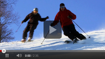 2 people skiing